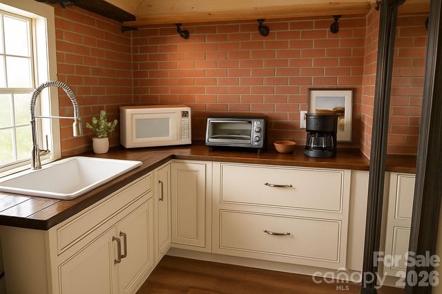 94 Leopard Drive, Waynesville, NC 28786