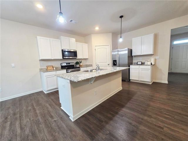 306 Walnut Grove Way, Pendergrass, GA 30567