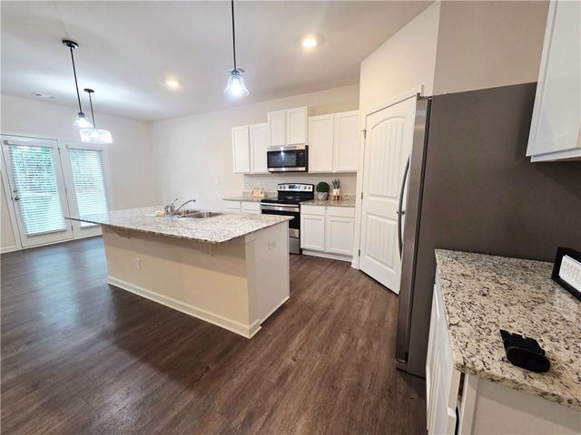306 Walnut Grove Way, Pendergrass, GA 30567