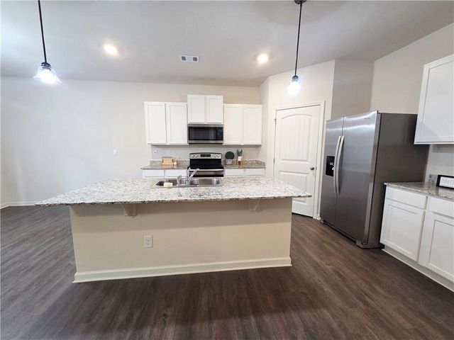 306 Walnut Grove Way, Pendergrass, GA 30567