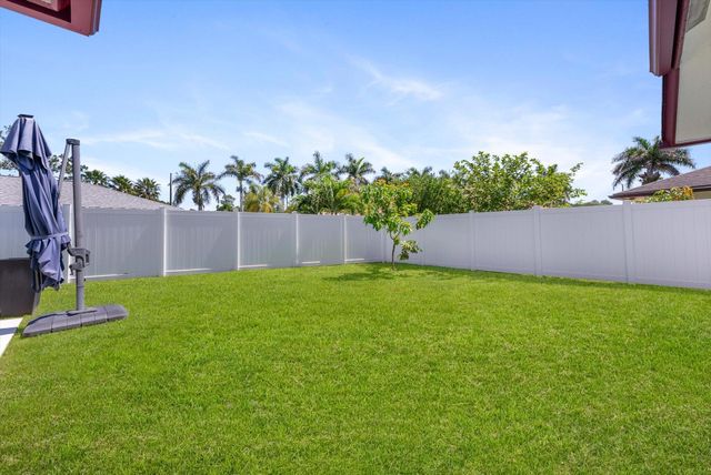 107 Sycamore Drive, Royal Palm Beach, FL 33411