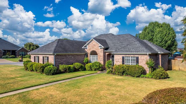 1325 Clarence Drive, Conway, AR 72034