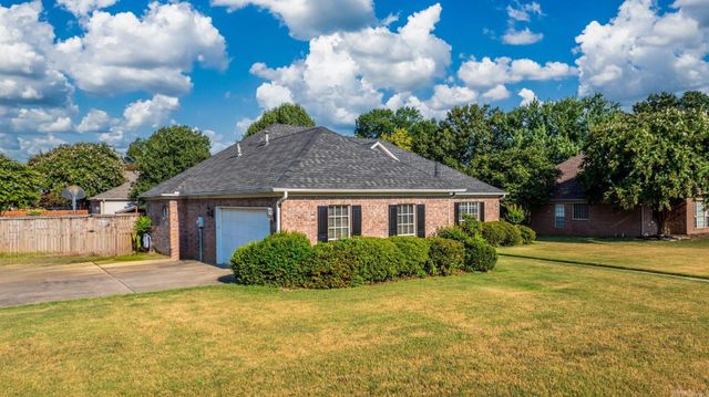 1325 Clarence Drive, Conway, AR 72034
