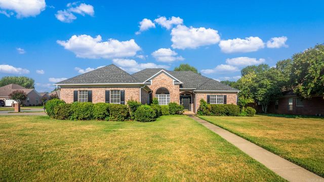 1325 Clarence Drive, Conway, AR 72034