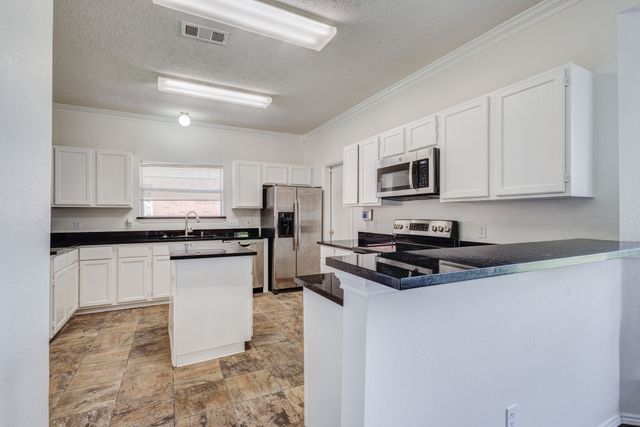 811 Valleycreek Road, Mesquite, TX 75181