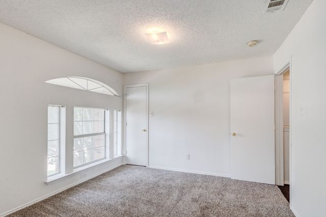 811 Valleycreek Road, Mesquite, TX 75181