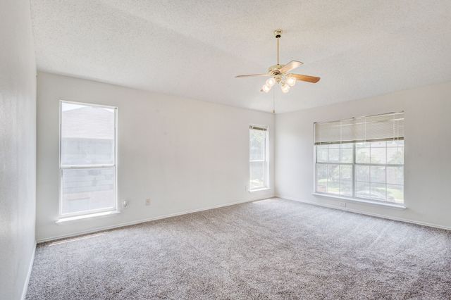 811 Valleycreek Road, Mesquite, TX 75181