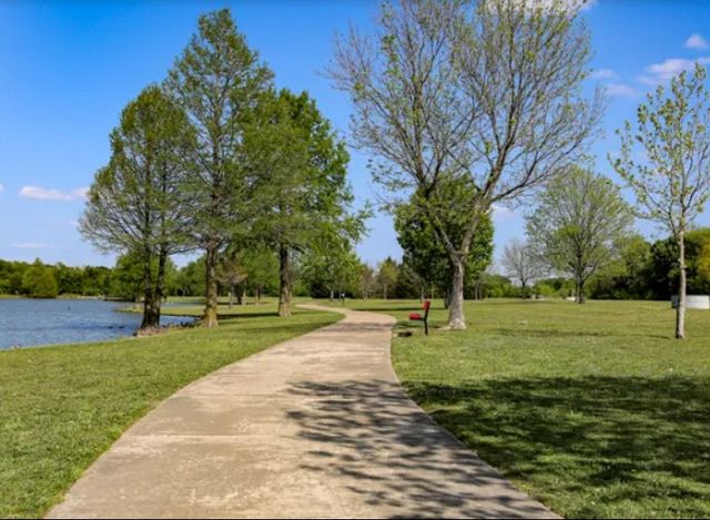 811 Valleycreek Road, Mesquite, TX 75181