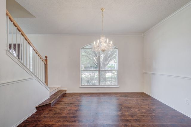 811 Valleycreek Road, Mesquite, TX 75181