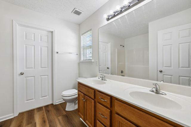 2029 Barretts Ridge Dr, Murfreesboro, TN 37130