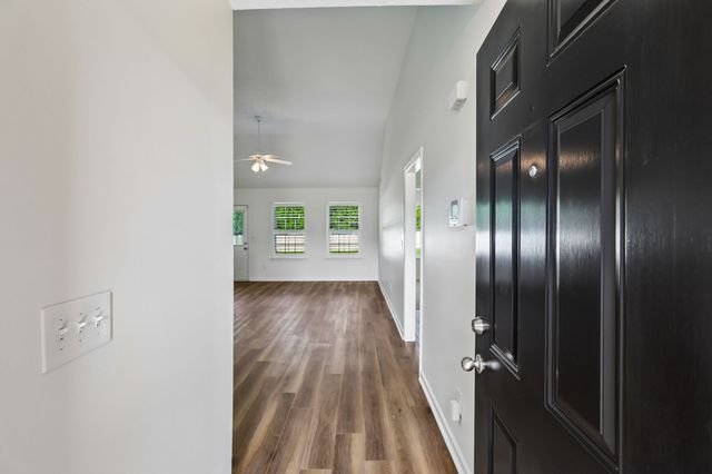 2029 Barretts Ridge Dr, Murfreesboro, TN 37130