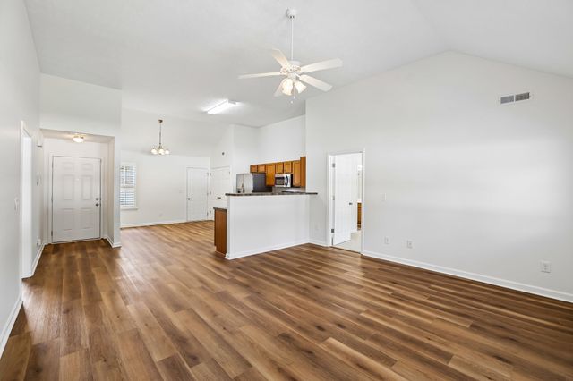2029 Barretts Ridge Dr, Murfreesboro, TN 37130