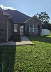 2029 Barretts Ridge Dr, Murfreesboro, TN 37130