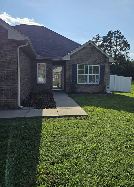 2029 Barretts Ridge Dr, Murfreesboro, TN 37130