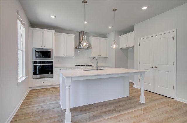 278 Arnewood Circle, Mcdonough, GA 30253