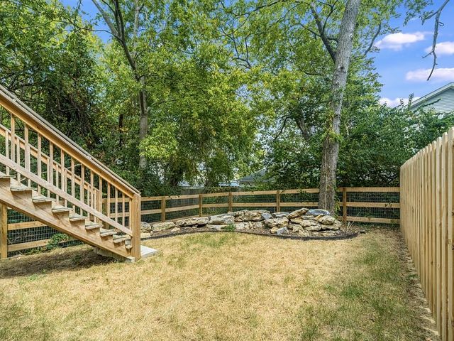 2307B Burns St, Nashville, TN 37216