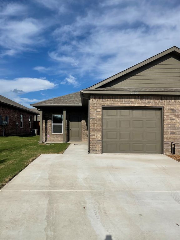 2825 Peony Drive, Sherman, TX 75092