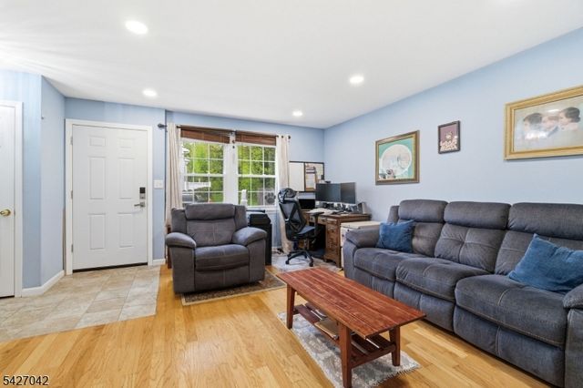 82 Cliffwood Ave, Aberdeen Twp., NJ 07721