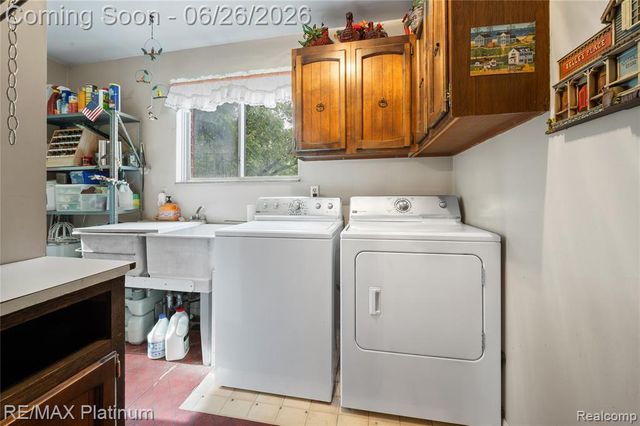 9460 Deer Park Court, Fenton, MI 48430