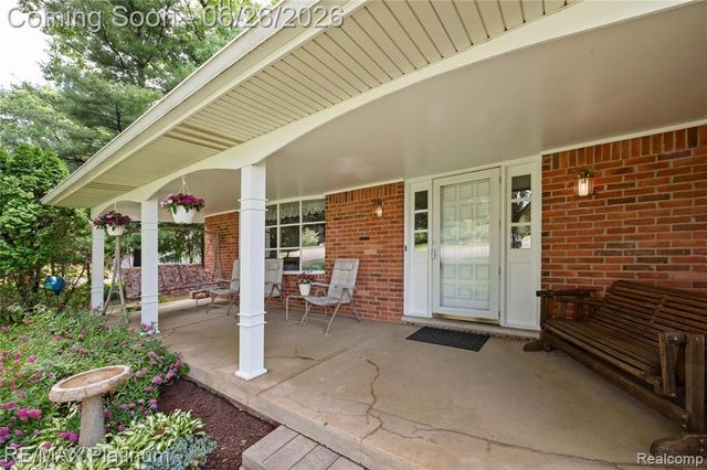 9460 Deer Park Court, Fenton, MI 48430