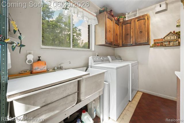 9460 Deer Park Court, Fenton, MI 48430