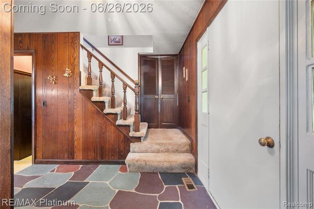 9460 Deer Park Court, Fenton, MI 48430