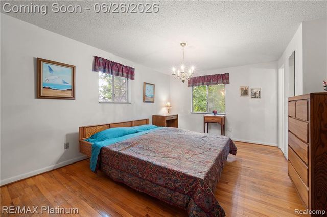 9460 Deer Park Court, Fenton, MI 48430