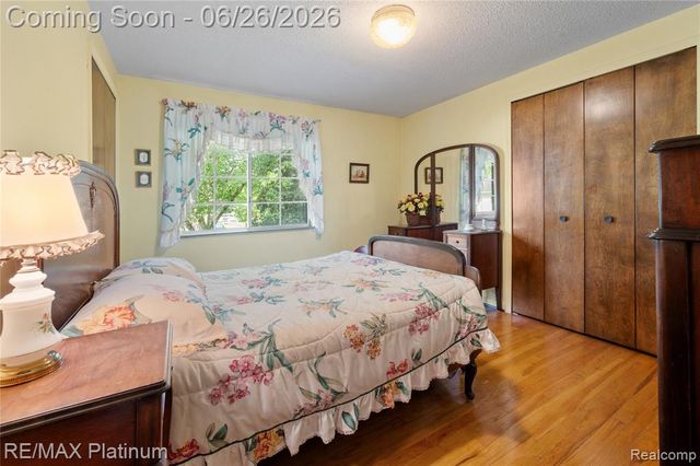 9460 Deer Park Court, Fenton, MI 48430