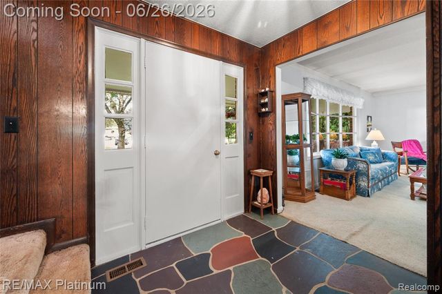 9460 Deer Park Court, Fenton, MI 48430