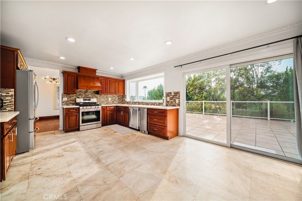 Image 11 of property listing at 1759 Paseo Verano, San Dimas, CA 91773