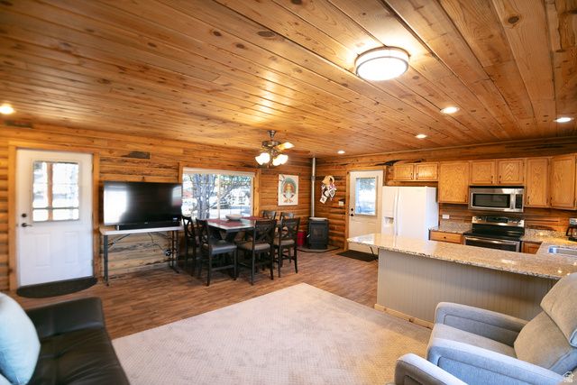 348 N JAKES PLACE RD, Fremont, UT 84747