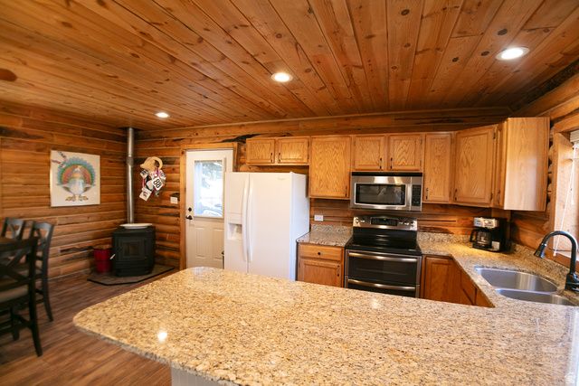 348 N JAKES PLACE RD, Fremont, UT 84747