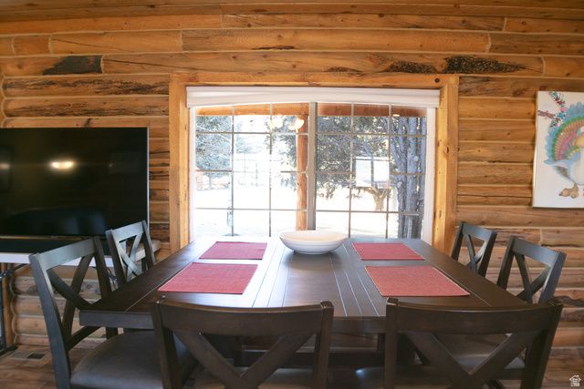 348 N JAKES PLACE RD, Fremont, UT 84747