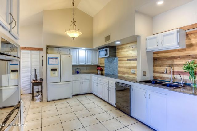 4860 W Vicuna Drive, Tucson, AZ 85742