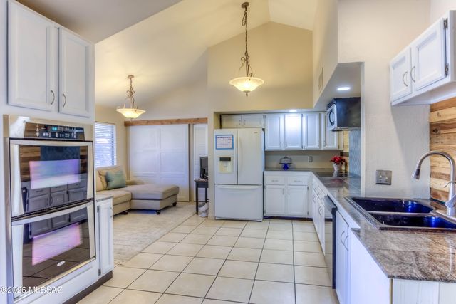 4860 W Vicuna Drive, Tucson, AZ 85742