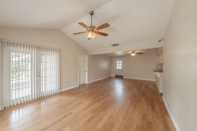 3812 Indian Wells Drive, Arlington, TX 76017