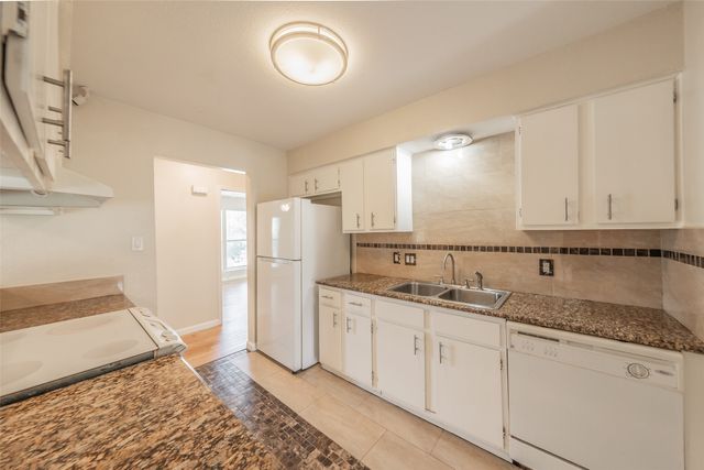 3812 Indian Wells Drive, Arlington, TX 76017