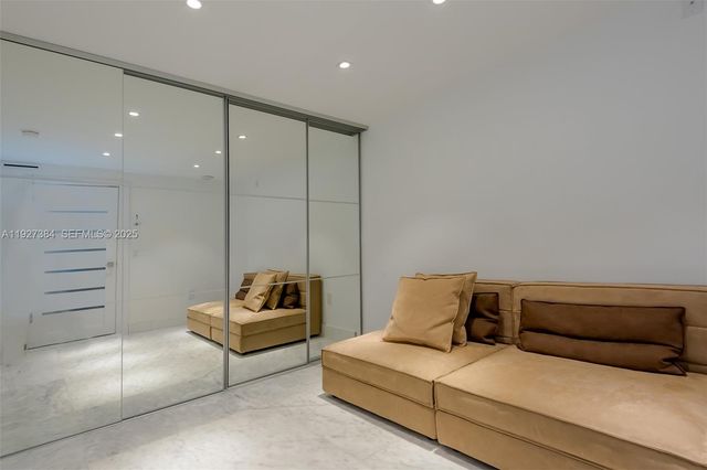 6423 Collins Ave 304, Miami Beach, FL 33141