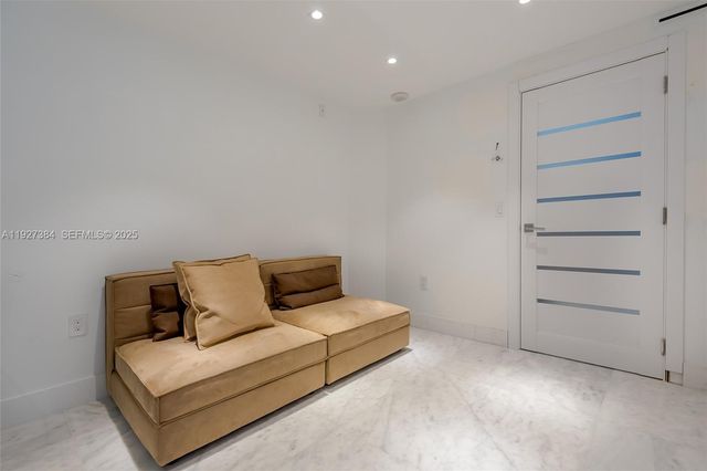 6423 Collins Ave 304, Miami Beach, FL 33141