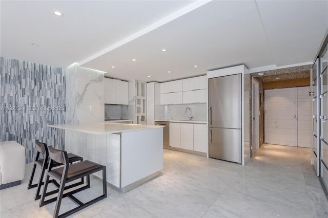 6423 Collins Ave 304, Miami Beach, FL 33141