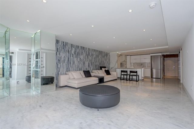 6423 Collins Ave 304, Miami Beach, FL 33141