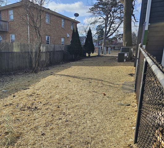 4464 S Whitnall AVENUE, Saint Francis, WI 53235