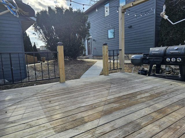 4464 S Whitnall AVENUE, Saint Francis, WI 53235