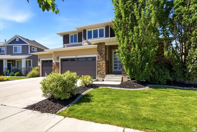 822 W STAR SPANGLED DR, Bluffdale, UT 84065