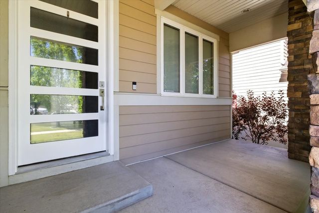 822 W STAR SPANGLED DR, Bluffdale, UT 84065
