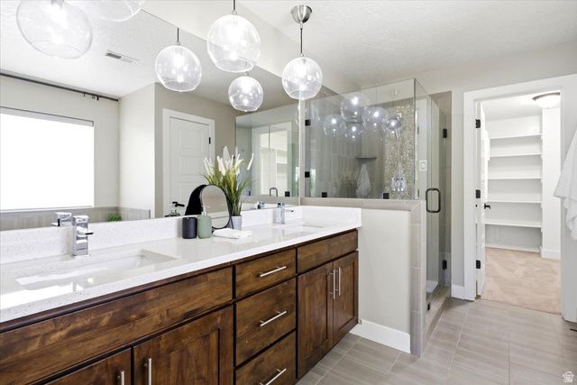822 W STAR SPANGLED DR, Bluffdale, UT 84065