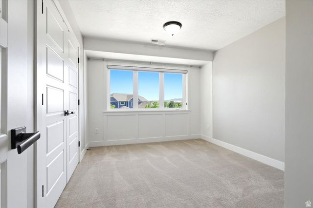 822 W STAR SPANGLED DR, Bluffdale, UT 84065