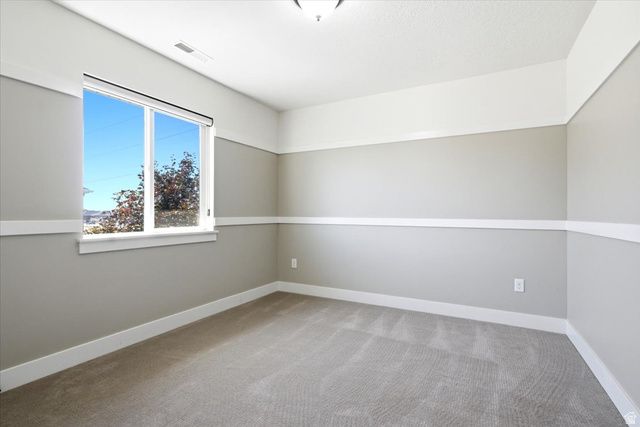 822 W STAR SPANGLED DR, Bluffdale, UT 84065