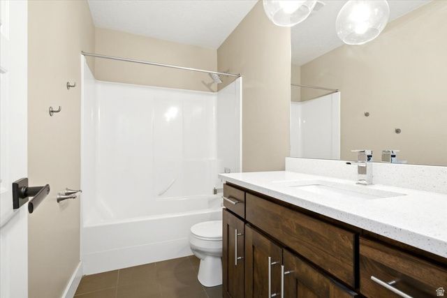 822 W STAR SPANGLED DR, Bluffdale, UT 84065