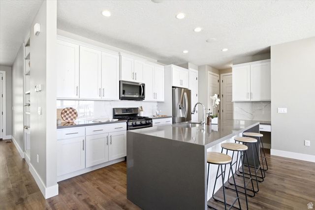 822 W STAR SPANGLED DR, Bluffdale, UT 84065